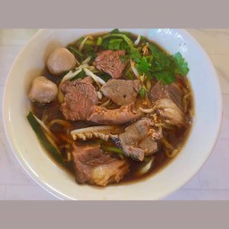 ก๋วยเตี๋ยวเนื้อ