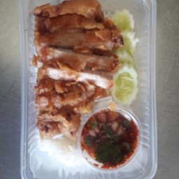 ข้าวหมูทอดน้ำจิ้มแจ่ว