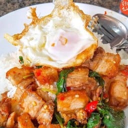 บ้านกระเพราป้าสำรอง&ส้มตำ