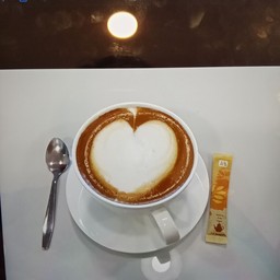 กาแฟ ลาเต้ร้อน