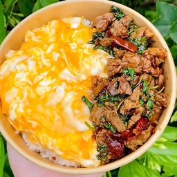 กระเพราไข่ยู่ยี่