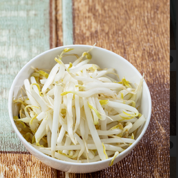 ถั่วงอกลวก