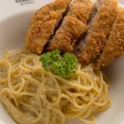สปาเก็ตตี้คาโบนาร่าไก่ทอด