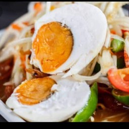 ส้มตำไข่เค็ม