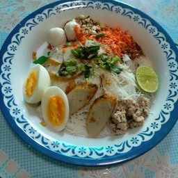 ก๋วยเตี๋ยวแห้งเส้นหมี่+ไข่ต้ม