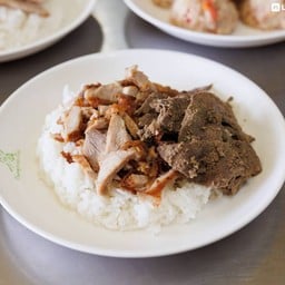 ข้าวหมูทอดใส่ถุง+ตับผัดกระเทียม