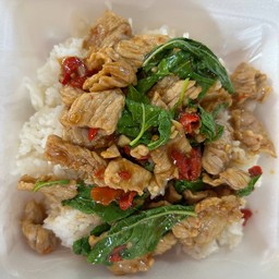กระเพราหมูชิ้น