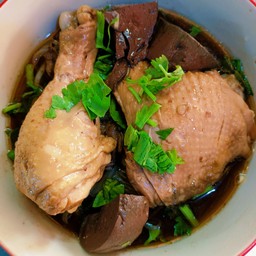ก๋วยเตี๋ยวไก่พิเศษไก่