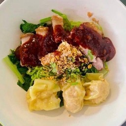 บะหมี่เกีี๊ยวหมูกรอบ