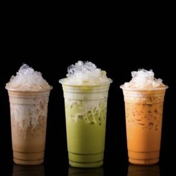 กาแฟ ชา น้ำผลไม้พี่นอม หน้าโครงการส่งน้ำ