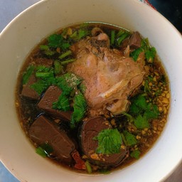 ก๋วยเตี๋ยวไก่ตุ๋น