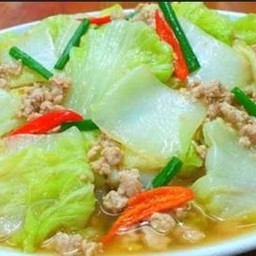 ผัดผักกาดขาวหมูสับ ราดข้าว