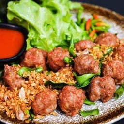 หมูเด้งทอดกระเทียม