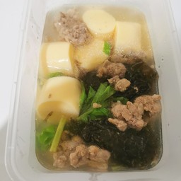 ต้มจืดสาหร่ายหมูสับเต้าหู้ไข่