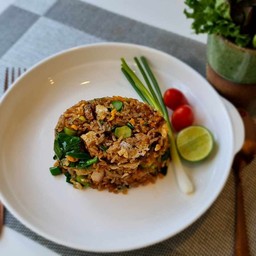 ข้าวผัดน้ำพริกฮ่อยจ๊อปลาทู