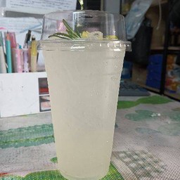 น้ำมะนาวเย็น