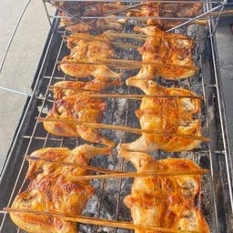 ไก่ย่างช่างหนวดชวนชิม