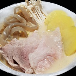 เส้นมันซุปกระดูกหมูตุ๋นนมสด