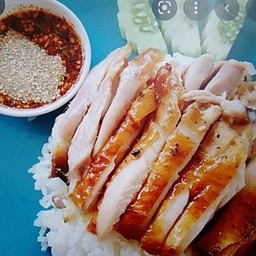 ข่าวหน้าไก่อบ + น้ำจิ้มแจ๋ว + สลัด