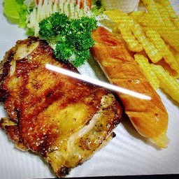 สเต็กไก่พริกไทยดำ+ไส้กรอก