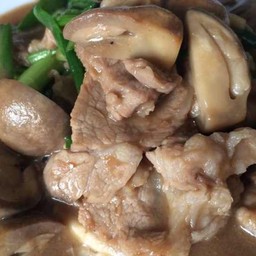 หมูผัดน้ำมันหอย