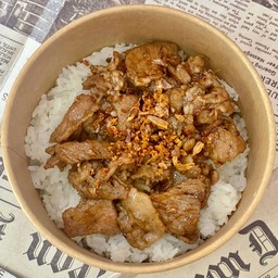 ข้าวหมูสไลด์ทอดกระเทียม