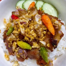 หมูทอดพริกสด Head'Shot