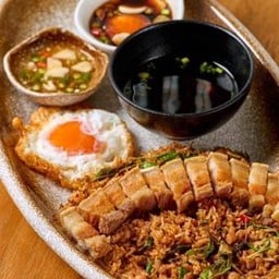 Set กะเพราหมู หน้าหมูสามชั้นทอดน้ำปลา