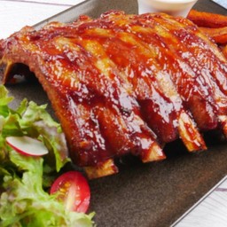 สเต็กหมูซีโครงบาบีคิว + แป็บซี่