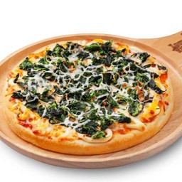 พิซซ่าผักโขมอบชีส