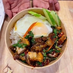 ข้าวกะเพราหมูกรอบ