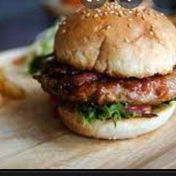 เบอร์เกอร์เนื้อ