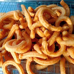 ชูโรส+จิ้มนม  1 ชุดมี 8 ชิ้น