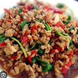 กระเพราหมูสับ