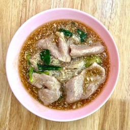 ราดหน้าเส้นหมี่หมูนุ่ม LM