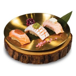 แซลมอนทรีโอซูชิ เซต