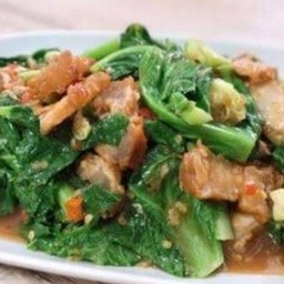 ผัดแขนงหมูกรอบ