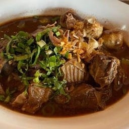ก๋วยเตี๋ยวหมูตุ๋นน้ำตก (พิเศษ)