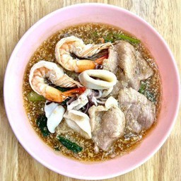 ราดหน้าเส้นหมี่รวมมิตร LM