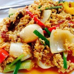 หมึกผัดผงกะหรี่