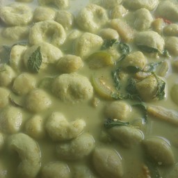 ข้าวแกงเจ๊แหม่ม