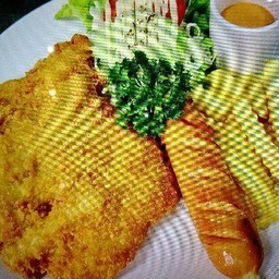 สเต็กปลากรอบ  + ไส้กรอก