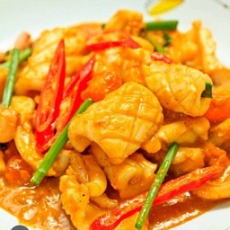 ปลาหมึกผัดไข่เค็ม