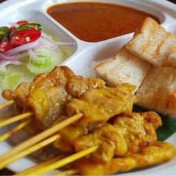 หมูสะเต๊ะ 70 ไม้ ขนมปัง 7 แผ่น
