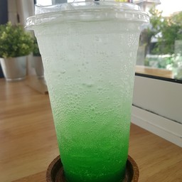 แอ๊ปเปิ้ลเขียวโซดาเย็น