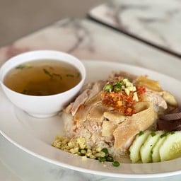 ฐิรญา ข้าวมันไก่