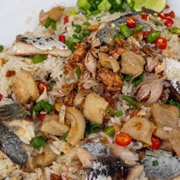 ข้าวผัดปลาทูพริกสดกากหมู