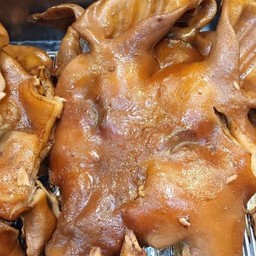 หน้ากากหมู หั่นเส้น (ขีดละ)