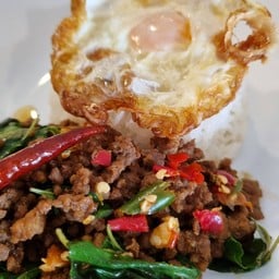 ข้าวกะเพราพริกแห้ง + เนื้อสับ