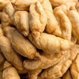 แม่บุญลูกชิ้นทอด & ข้าวกะเพรา ป่ะล่ะ